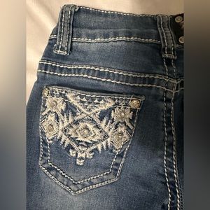 Rodeo Girl size 6x jeans.  Great for back to school!